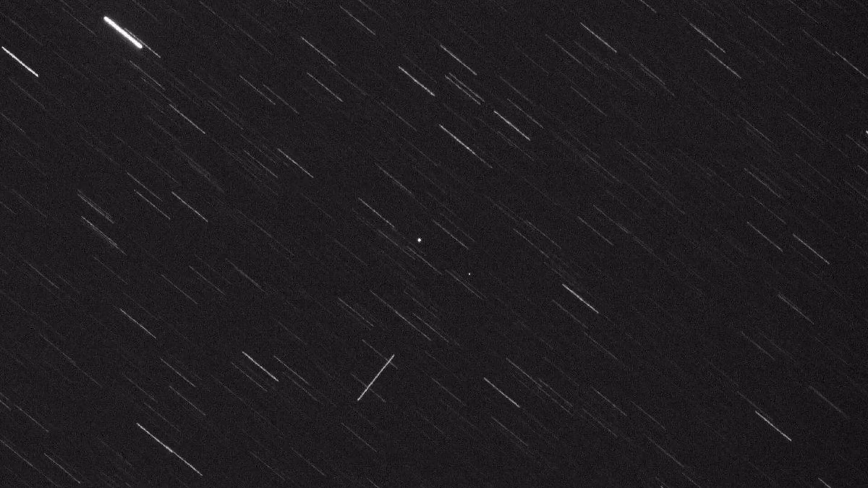 ICEYE-X36 and Cosmos 2612 seen by a ground-based telescope on 18 Oct.