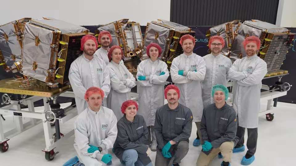 ICEYEn satelliitit puhdastilassa