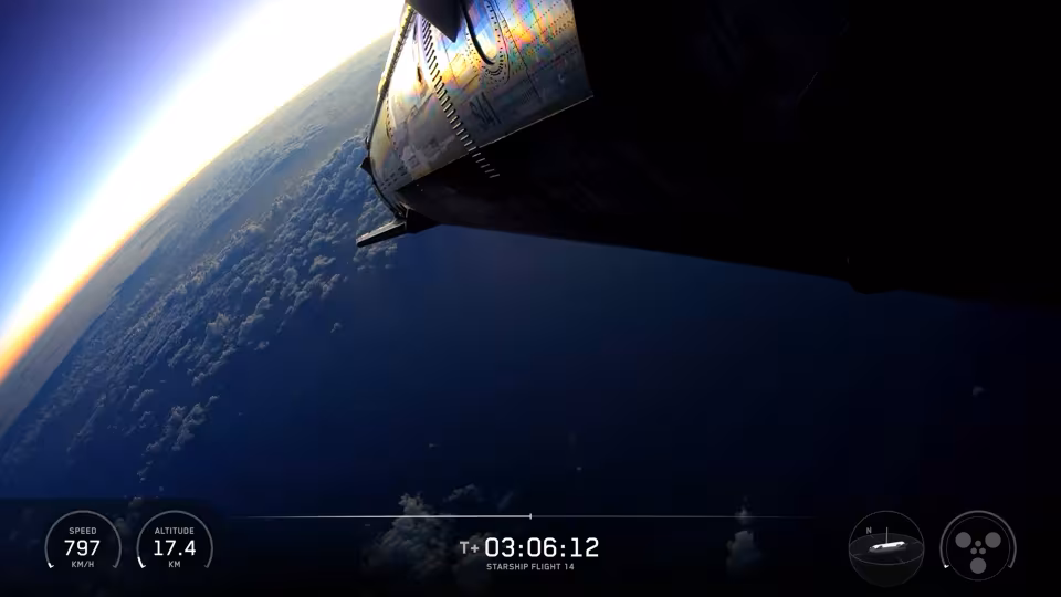 Starship palaamassa alas